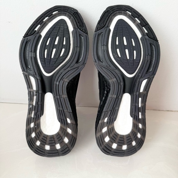 Adidas UltraBoost 22 Running Shoes Triple Black 8.5W NWT - Picture 11 of 16